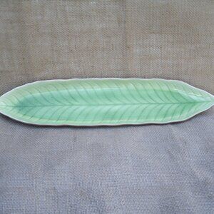 Long Green Leaf Stoneware Decorative Dish